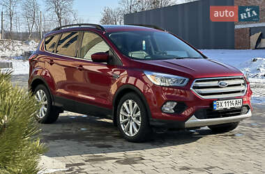 Позашляховик / Кросовер Ford Escape 2018 в 