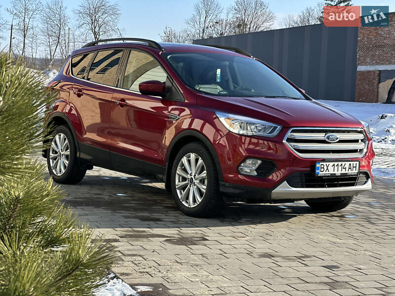 Внедорожник / Кроссовер Ford Escape 2018 в Хмельницком