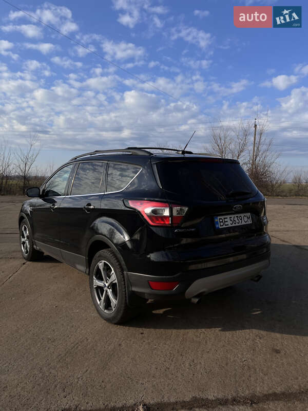 Внедорожник / Кроссовер Ford Escape 2017 в Южноукраинске