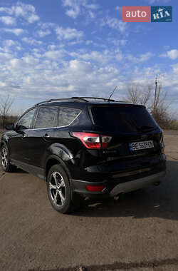 Внедорожник / Кроссовер Ford Escape 2017 в 