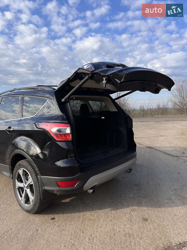 Внедорожник / Кроссовер Ford Escape 2017 в Южноукраинске