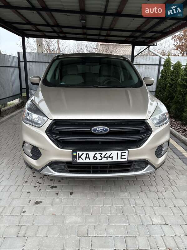 Внедорожник / Кроссовер Ford Escape 2017 в Киеве