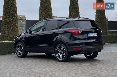 Позашляховик / Кросовер Ford Escape 2019 в Івано-Франківську