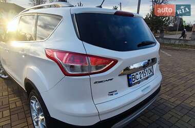 Внедорожник / Кроссовер Ford Escape 2016 в 