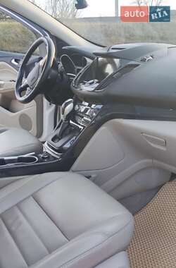 Внедорожник / Кроссовер Ford Escape 2016 в 