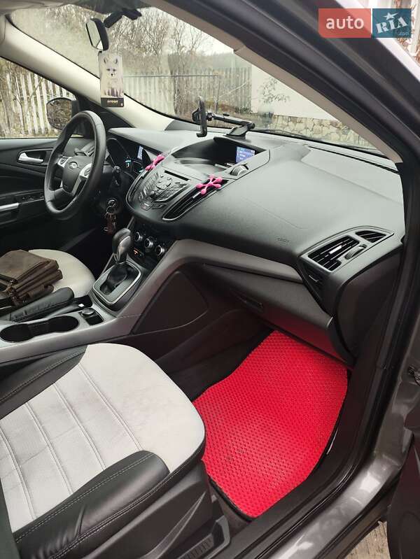 Внедорожник / Кроссовер Ford Escape 2013 в Кременце