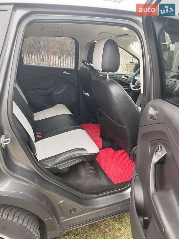 Внедорожник / Кроссовер Ford Escape 2013 в Кременце