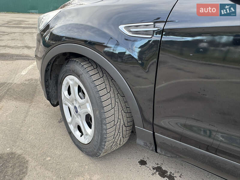 Внедорожник / Кроссовер Ford Escape 2016 в Ивано-Франковске