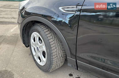 Внедорожник / Кроссовер Ford Escape 2016 в 