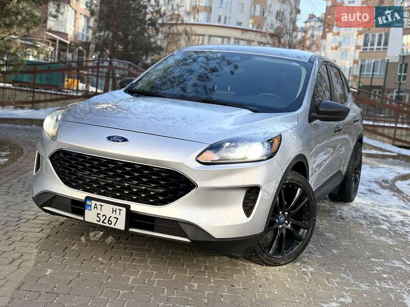 Внедорожник / Кроссовер Ford Escape 2019 в Ивано-Франковске