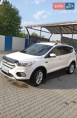 Внедорожник / Кроссовер Ford Escape 2017 в 
