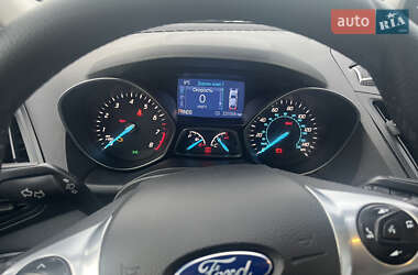Внедорожник / Кроссовер Ford Escape 2015 в 