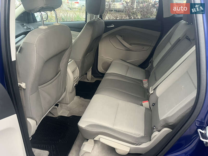 Внедорожник / Кроссовер Ford Escape 2015 в Ивано-Франковске