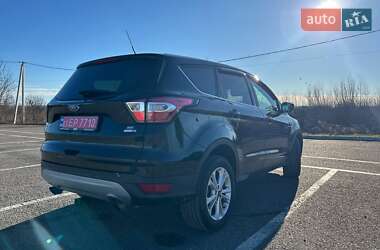 Позашляховик / Кросовер Ford Escape 2017 в Чернівцях