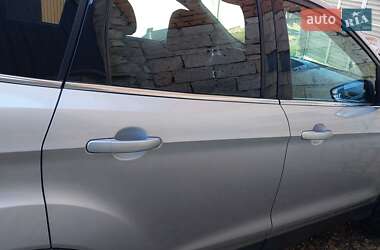 Позашляховик / Кросовер Ford Escape 2014 в 