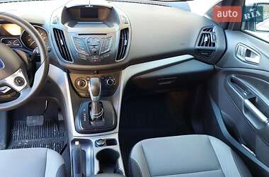 Позашляховик / Кросовер Ford Escape 2014 в 