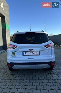 Внедорожник / Кроссовер Ford Escape 2012 в 