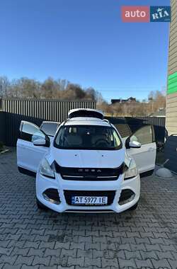 Внедорожник / Кроссовер Ford Escape 2012 в 