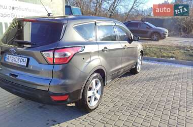 Внедорожник / Кроссовер Ford Escape 2017 в Ирпене