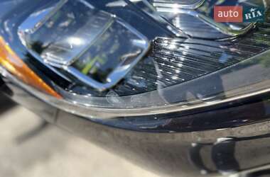Внедорожник / Кроссовер Ford Escape 2020 в 