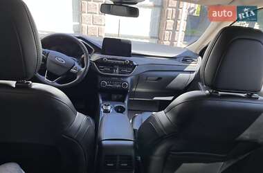 Внедорожник / Кроссовер Ford Escape 2020 в 