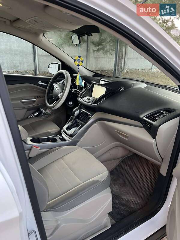 Позашляховик / Кросовер Ford Escape 2013 в Іршанському