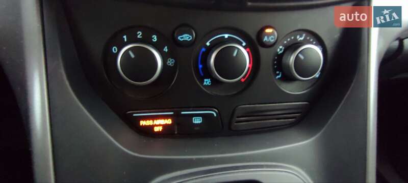 Внедорожник / Кроссовер Ford Escape 2015 в Запорожье