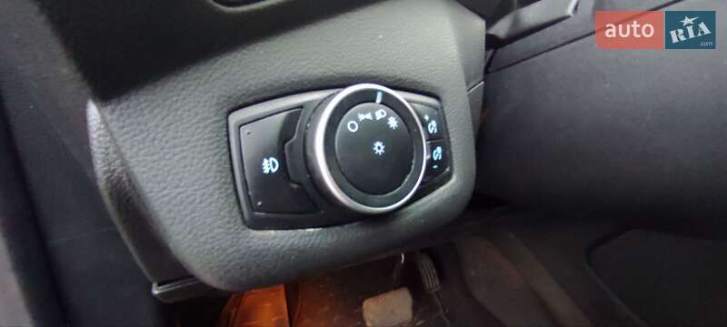 Внедорожник / Кроссовер Ford Escape 2015 в Запорожье