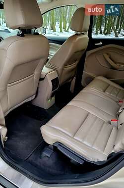 Внедорожник / Кроссовер Ford Escape 2016 в 