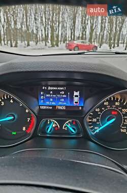 Внедорожник / Кроссовер Ford Escape 2016 в 