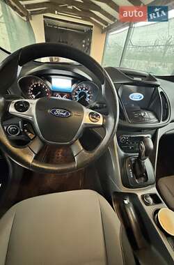Внедорожник / Кроссовер Ford Escape 2015 в 