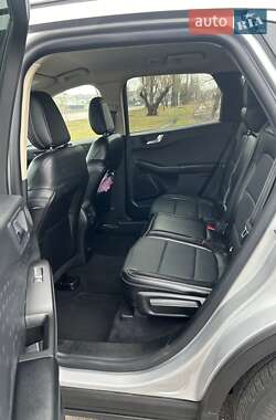 Внедорожник / Кроссовер Ford Escape 2020 в 