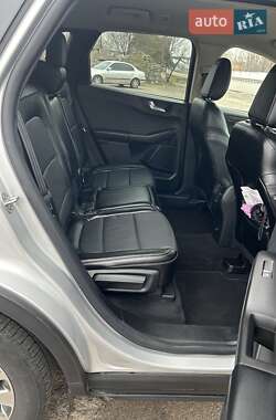 Внедорожник / Кроссовер Ford Escape 2020 в 