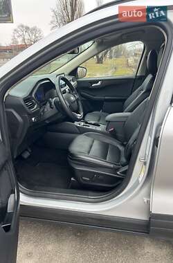 Внедорожник / Кроссовер Ford Escape 2020 в 