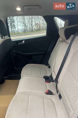 Внедорожник / Кроссовер Ford Escape 2021 в 