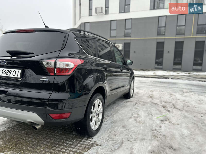 Позашляховик / Кросовер Ford Escape 2018 в Львові