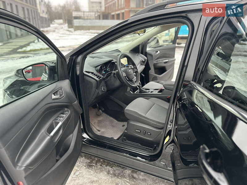 Позашляховик / Кросовер Ford Escape 2018 в Львові