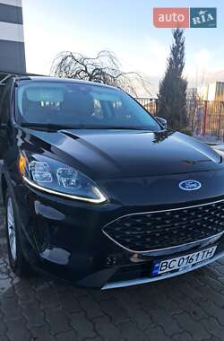 Позашляховик / Кросовер Ford Escape 2022 в 