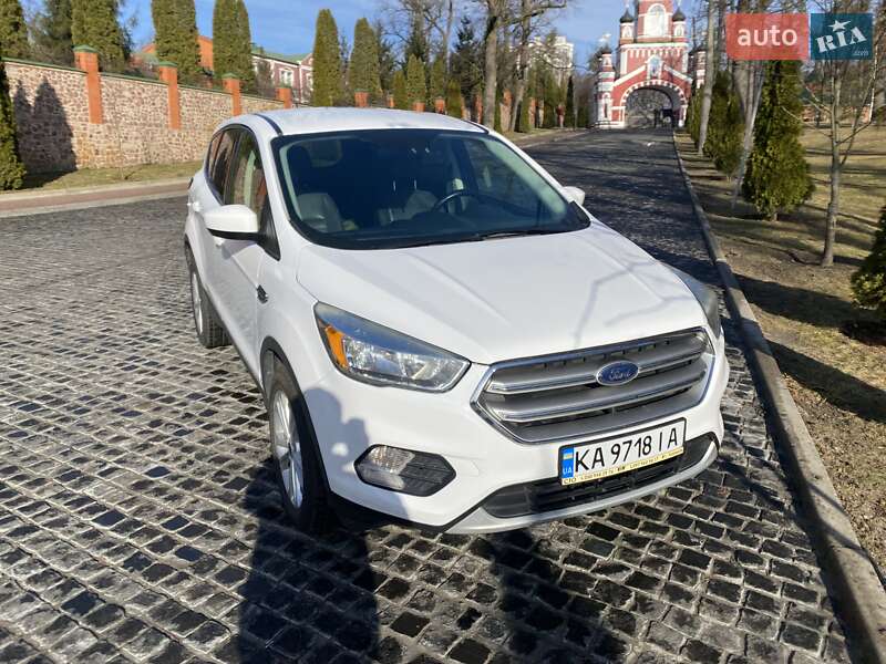 Внедорожник / Кроссовер Ford Escape 2017 в Киеве