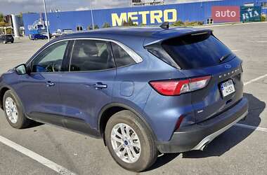 Внедорожник / Кроссовер Ford Escape 2020 в 