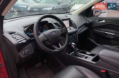 Внедорожник / Кроссовер Ford Escape 2019 в 