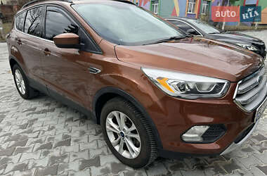 Внедорожник / Кроссовер Ford Escape 2016 в 