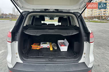 Внедорожник / Кроссовер Ford Escape 2012 в 