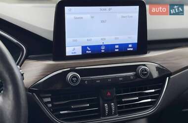 Внедорожник / Кроссовер Ford Escape 2020 в 