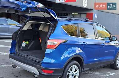 Внедорожник / Кроссовер Ford Escape 2016 в 