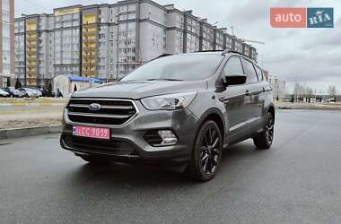 Позашляховик / Кросовер Ford Escape 2017 в Києві