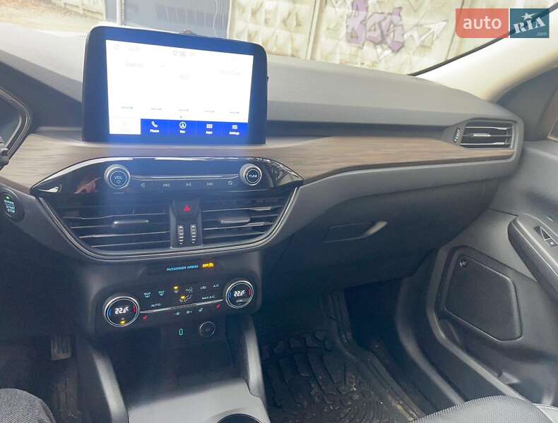 Внедорожник / Кроссовер Ford Escape 2019 в Хмельницком