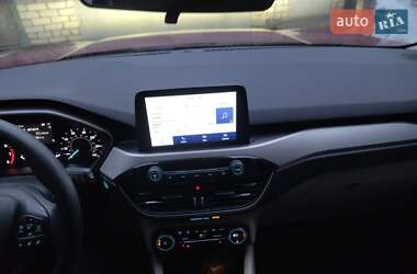 Внедорожник / Кроссовер Ford Escape 2020 в 
