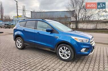 Внедорожник / Кроссовер Ford Escape 2017 в Николаеве