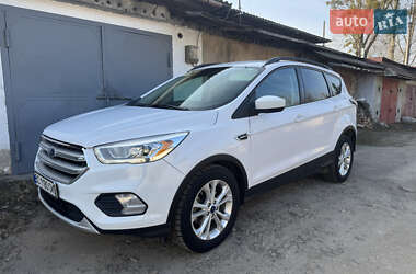 Внедорожник / Кроссовер Ford Escape 2017 в 
